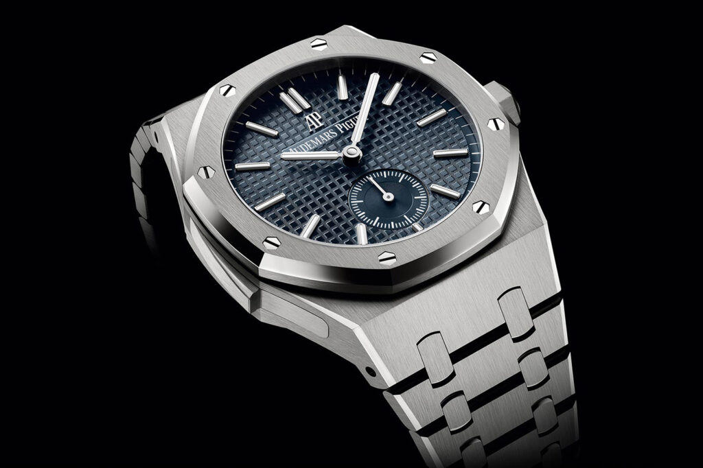 Replica Audemars Piguet Royal Oak Blue Dial side shot